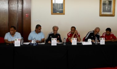 النادي الأهلي يرتدي الزى التقليدي أمام الترجي التونسي