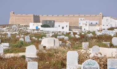 أثناء زيارتهم لمتوفي.. إصابة 7 أشخاص إثر انهيار قبر في قنا