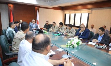 محافظ سوهاج يعقد اجتماعا موسعا لبحث الموقف التنفيذي لمحوري «المراغة ودار السلام»