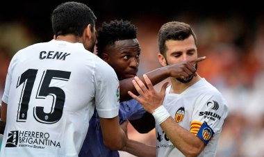 فالنسيا يحقق فوزًا ثمينًا على ريال مدريد في مباراة مشحونة