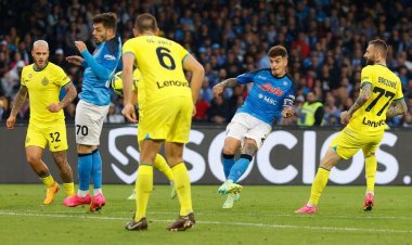 نابولي يهزم إنتر «المنقوص»