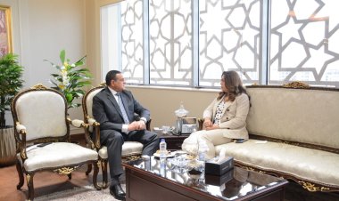 وزير التنمية المحلية يتابع مع محافظ دمياط معدلات توريد القمح وإزالة التعديات على أملاك الدولة