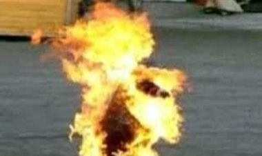 تكثيف التحريات في واقعة اشعال ربة منزل النيران في نفسها أمام صغارها بأكتوبر