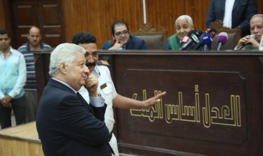 المحكمة تأمر بحضور مرتضى منصور بشخصه لمحاكمته بتهمة التعدي على موظفين عموميين