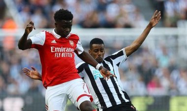 أرسنال يوقع عقداً طويل الأمد مع ساكا