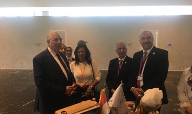 وزير الزراعة يتفقد جناح الوزارة على هامش اجتماعات مجموعة البنك الإفريقى للتنمية بشرم الشيخ