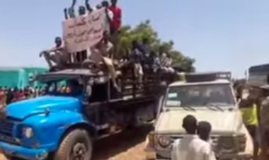 بالفيديو.. قبيلة الكنانة تسير قافلة لدعم ومؤازرة الجيش السوداني