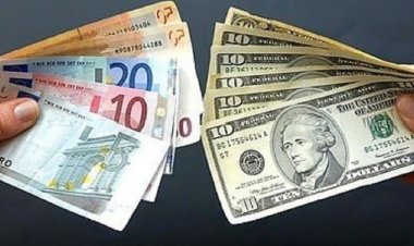 ارتفاع الدولار يهبط بالروبل الروسي وعملات الأسواق الناشئة