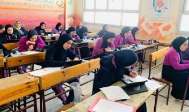 اليوم.. طلاب الشهادة الإعدادية بالجيزة يختتمون امتحاناتهم بمادة الدراسات