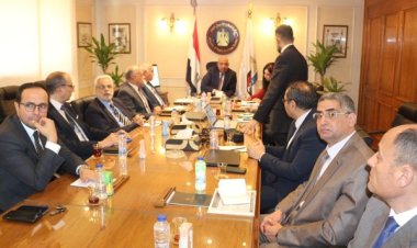 وزير قطاع الأعمال يتابع تنفيذ المشروع القومي لتطوير صناعة الغزل والنسيج