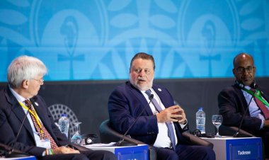 محافظ البنك المركزي يشهد إصدار تقرير آفاق الاقتصاد الأفريقي لعام 2023   