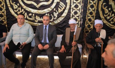 محافظ سوهاج يؤدي واجب العزاء لأسرة سائق الإسعاف علي محمد حمودة بساقلتة