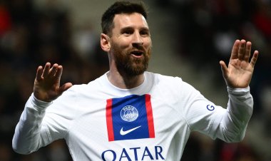 ميسي يواصل كتابة التاريخ