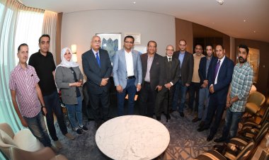 على هامش فعاليات ملتقى الإعلام العربي.. «البلشي» يلتقي عددًا من الصحفيين المصريين بالكويت