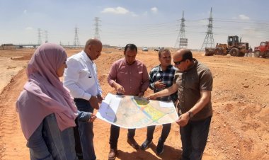 وزير الإسكان: بدء تنفيذ الطرق والمحاور بالمناطق المضافة لمدينتي العبور الجديدة والشروق