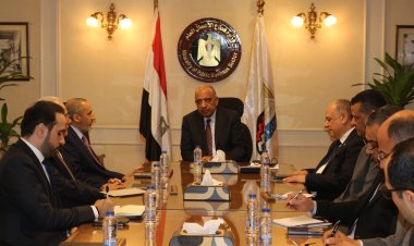 وزير قطاع الأعمال يبحث مع رئيس مجلس إدارة «ألومنيوم البحرين» تعزيز التعاون