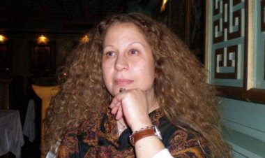 ظهور مفاجئ لـ سمية الألفي مع أحمد الفيشاوي (فيديو)