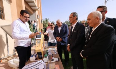 وزير الاتصالات يفتتح مركز إبداع مصر الرقمية بمدينة الخارجة