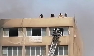«بالسلالم الهيدرولكية».. انقاذ موظفين محاصرين في حريق مبنى جهاز 15 مايو (صور)