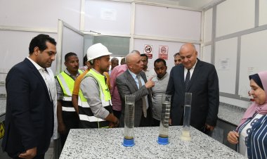 محافظ قنا يتفقد توسعات محطة معالجة صرف صحي الصالحية