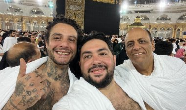 الفيشاوي يُثير الجدل بـ«الوشم» أمام الكعبة المشرفة  (صور)