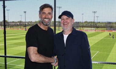 عاجل.. ليفربول يعيّن الألماني شمادتكه مديرًا رياضيًا