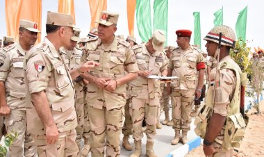 رئيس الأركان يشهد المرحلة الرئيسية لمشروع تكتيكى بالذخيرة الحية «رعد - 33»