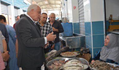 محافظ الجيزة يتابع حركة البيع والشراء بسوق السمك الحضارى بالمنيب