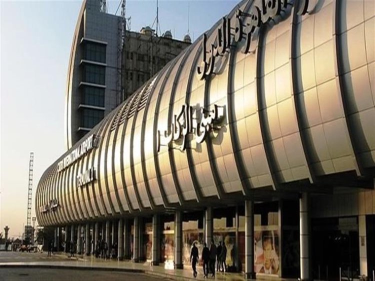 سيدتان تحاولان تهريب كيلو ونصف أفيون بمطار القاهرة