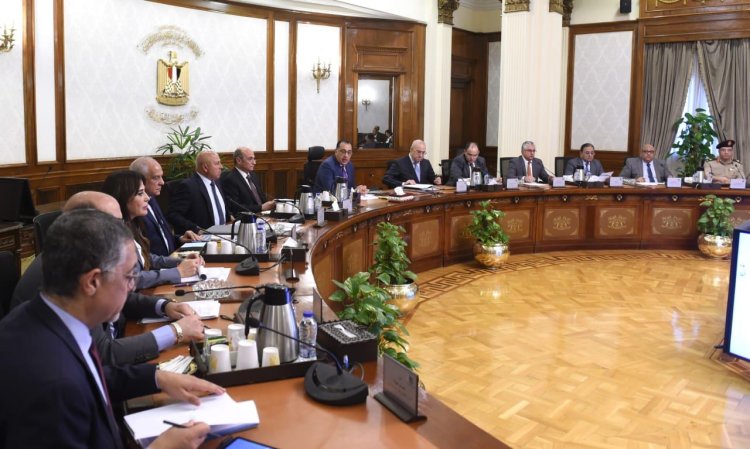 مدبولى: نعمل على وضع حلول لحل المشكلات قبل وصولها إلى درجات أعلى
