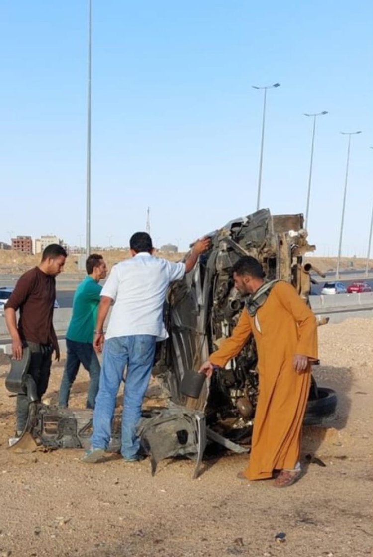 «راجعين من المصيف».. إصابة زوجين وابنتهما في حادث انقلاب سيارة بطريق مرسى علم 