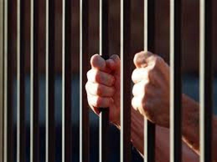 النيابة العامة تأمر بحبس بائع تسبب في تسمم 382 شخصًا في قنا