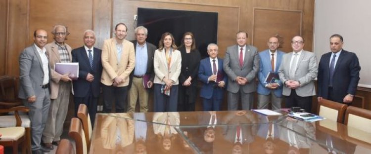 نيفين الكيلاني تناقش آليات الإعداد لتقرير الحالة الثقافية لمصر