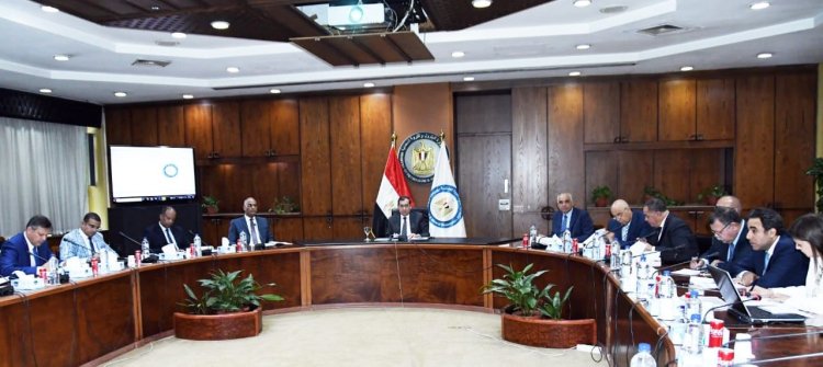 وزير البترول يعلن بدء تنفيذ مشروع مجمع إنتاج السيليكون بالعلمين الجديدة