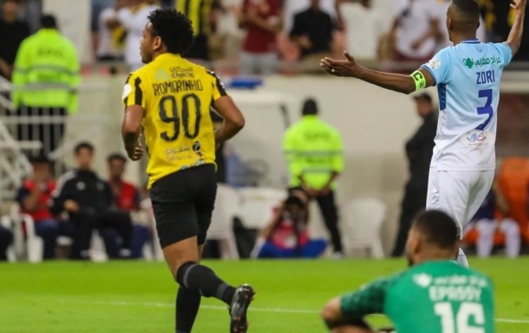 الاتحاد يبتعد في صدارة الدوري السعودي برباعية في شباك أبها