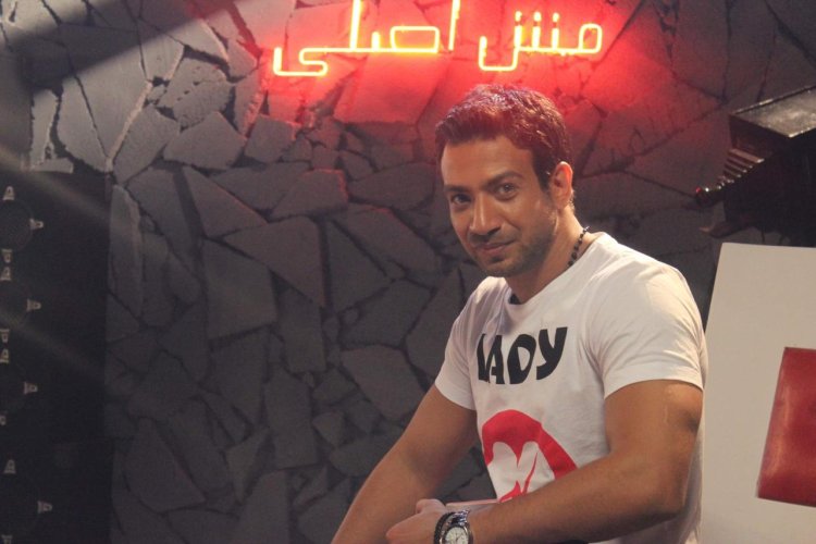 تهديدات وحملات تشويه.. سر وقف برنامج «مش أصلي»