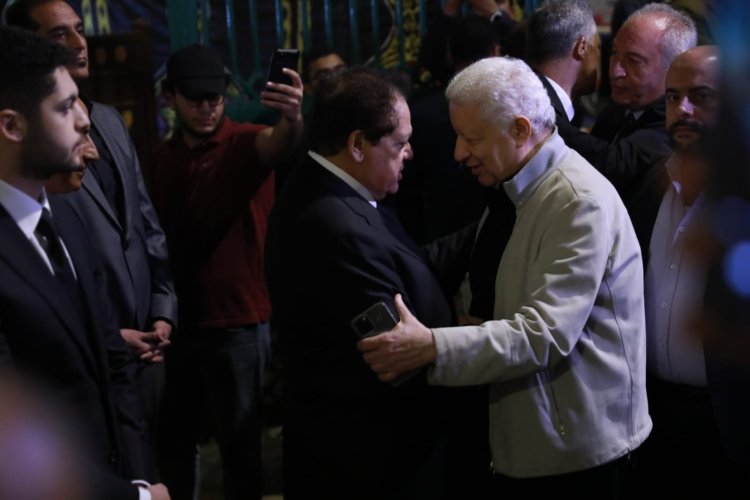 بالصور.. مرتضى منصور يقدم واجب العزاء في شقيق النائب محمد أبو العينين