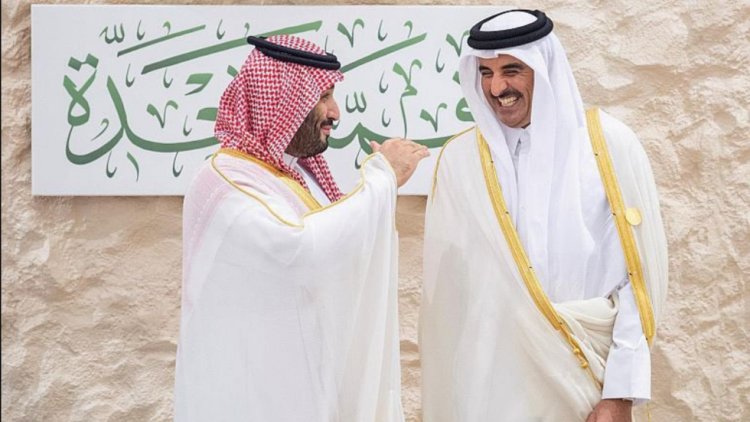 لماذا غادر أمير قطر القمة العربية فاجأة ؟