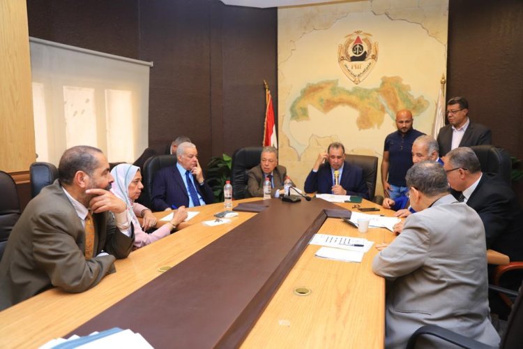 نقيب المحامين يترأس مناقصة توريد بطاقات العضوية والأندية لعام 2024
