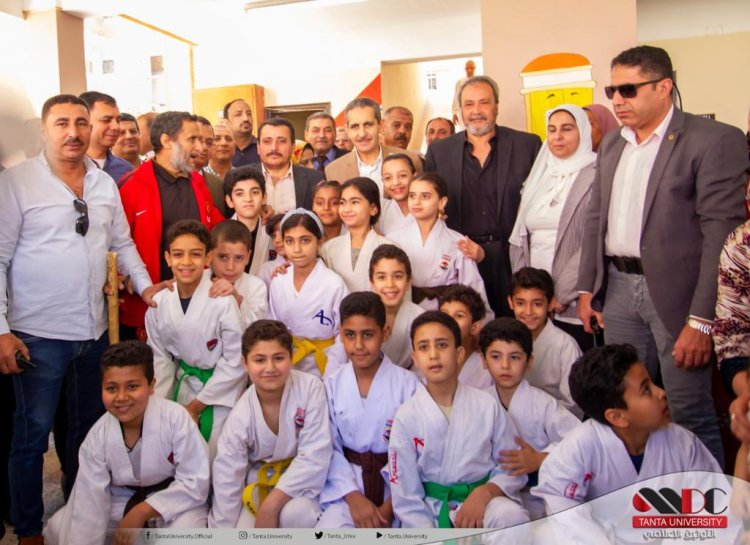 دعمًا لمبادرة "حياة كريمة".. جامعة طنطا تقدم الرعاية الطبية لـ3292 حالة بالقوافل الطبية