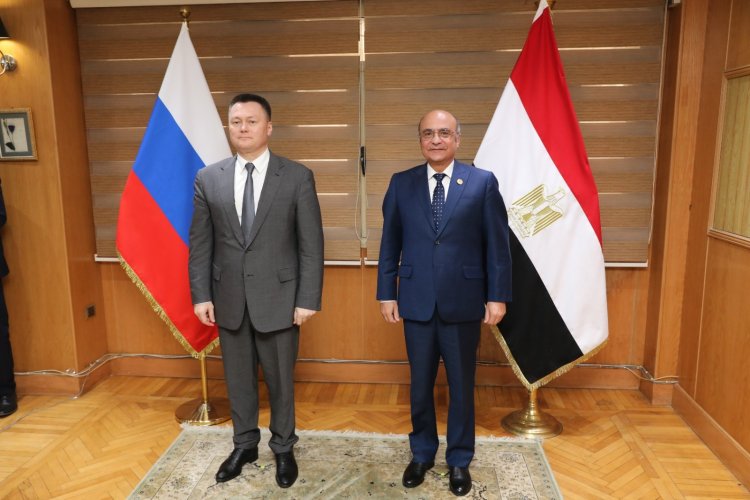 وزير العدل يبحث مع النائب العام الروسي سُبل التعاون المشترك