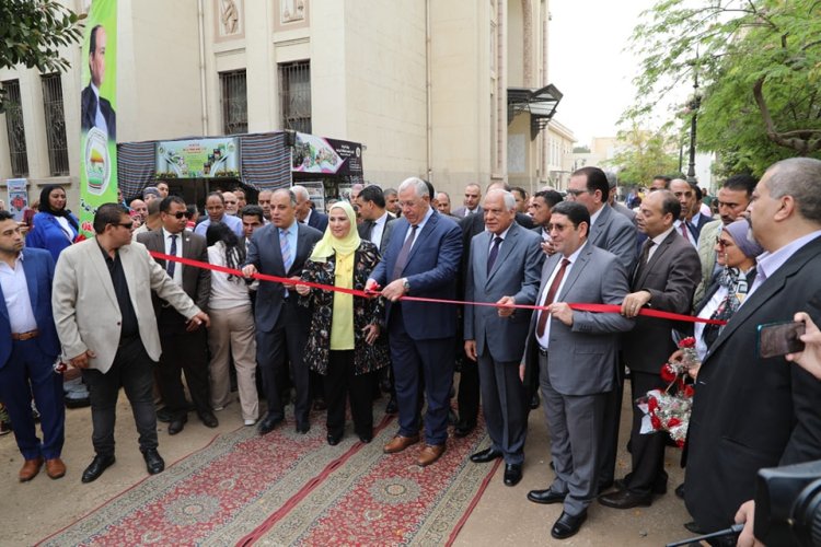 وزيرا الزراعة والتضامن الاجتماعي ومحافظ الجيزة يفتتحون معرض «زهور الربيع»