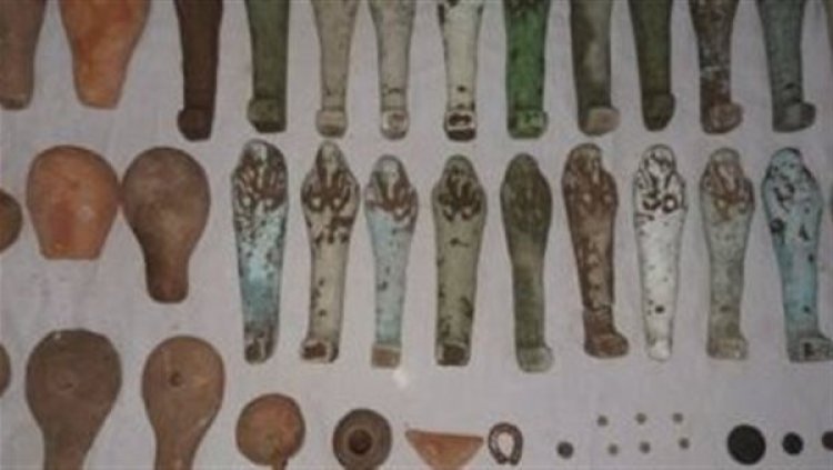 القبض على المتهم بترويج قطع آثار مقلدة بالدقهلية