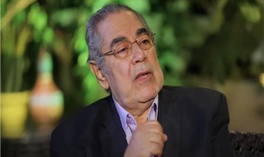 ضبط 10 أشخاص متهمين بالنصب على «صبرى عبدالمنعم» فى بيع شقة سكنية بالمقطم