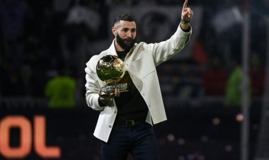 بنزيما عن رحيله: لماذا أتحدث عن مستقبلي وأنا في ريال مدريد بالفعل