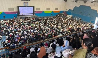 صور لملايين من طلاب الثانوية العامة  بإستاد المنيا تثير الجدل..  ايه الحكاية؟