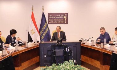 وزير تكنولوجيا المعلومات يستقبل رئيس شركة سامسونج للإلكترونيات