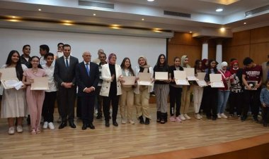 محافظ بورسعيد يعتمد تنسيق القبول بالصف الأول الثانوى العام بمجموع 244,5 درجة