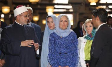 كاتب صحفي: جيل بايدن خضعت لتعليمات الأزهر وارتدت الحجاب