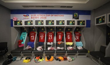 الأهلي بالزي الأحمر الكامل أمام الوداد في إياب نهائي دوري الأبطال